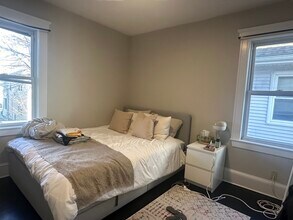 59 Sunset Rd, Unit 2 in Somerville, MA - Foto de edificio - Building Photo