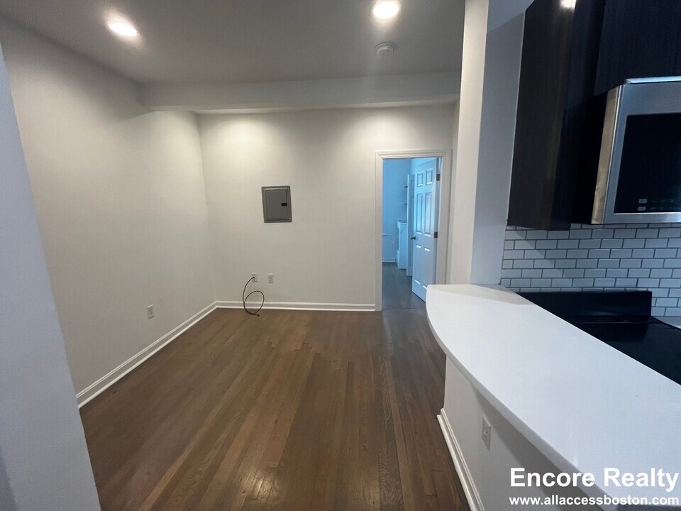 11 Peterborough St, Unit 2 in Boston, MA - Building Photo