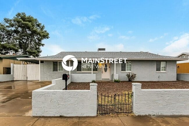 property at 4623 W Eva St