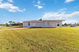 2288 Harbor Blvd in Port Charlotte, FL - Building Photo - Building Photo