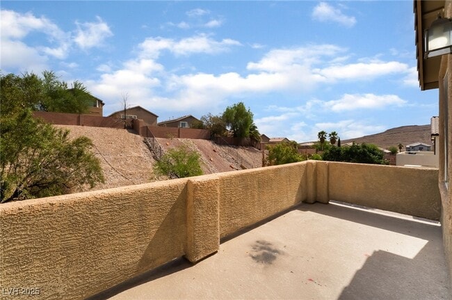 property at 5086 Echo Shire Ave