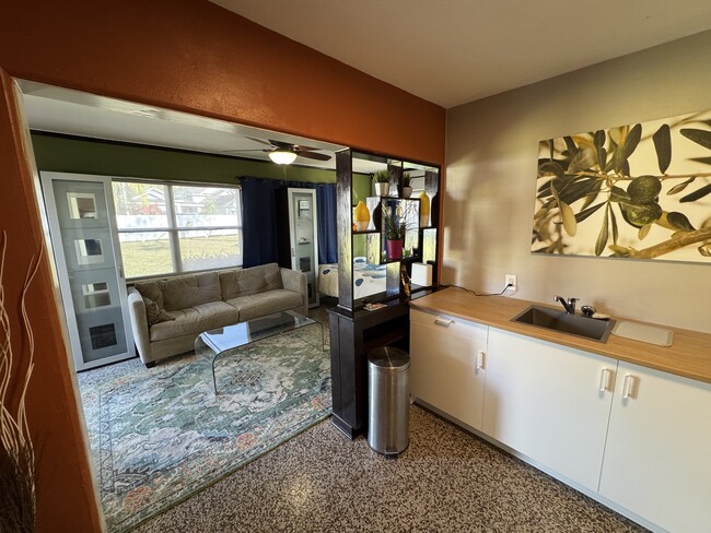 1721 Montcalm St, Unit SoDo District Studio in Orlando, FL - Foto de edificio - Building Photo