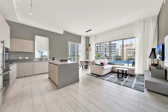 4010 S Ocean Dr in Hollywood, FL - Building Photo - Building Photo