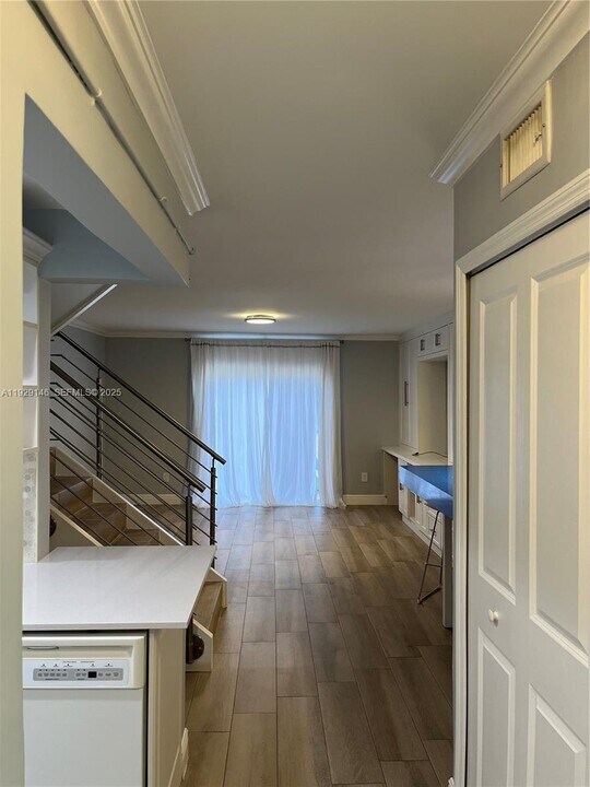 8650 SW 67th Ave in Miami, FL - Building Photo