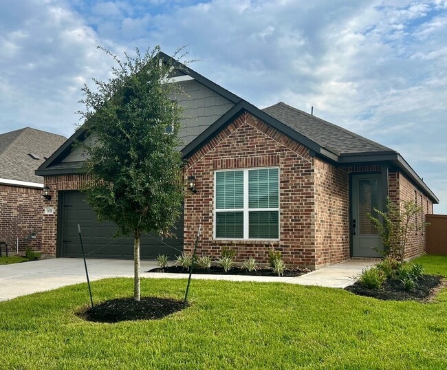 property at 1031 Rosewood Trl