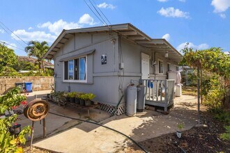 87-340-340 Farrington Hwy in Waianae, HI - Building Photo - Building Photo