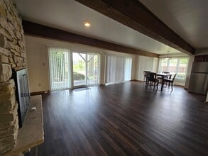 1500 Camellia Dr in Munster, IN - Building Photo - Building Photo