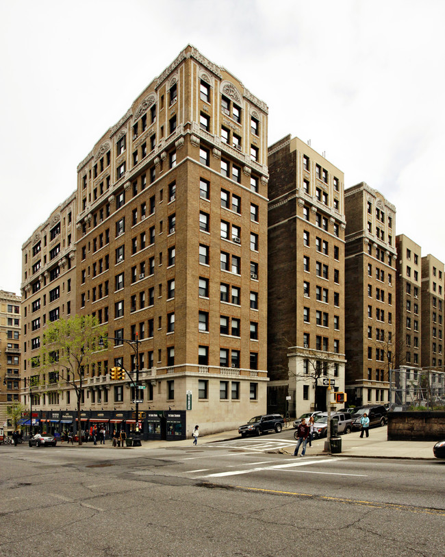 1201 Amsterdam Ave in New York, NY - Building Photo - Building Photo