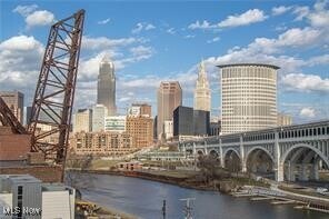 2222 Detroit Ave in Cleveland, OH - Foto de edificio - Building Photo