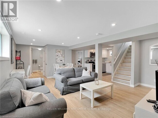 267 Kingswood Dr in Kitchener, ON - Building Photo - Building Photo