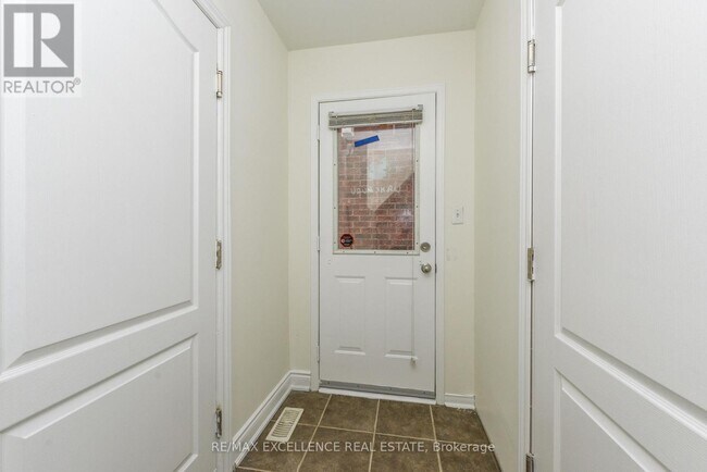 19 Conklin Dr in Brampton, ON - Building Photo - Building Photo