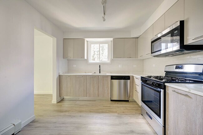 7620 N Sheridan Rd, Unit 2J in Chicago, IL - Building Photo - Building Photo