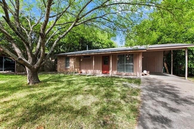 5800 Glenhollow Path in Austin, TX - Building Photo - Building Photo