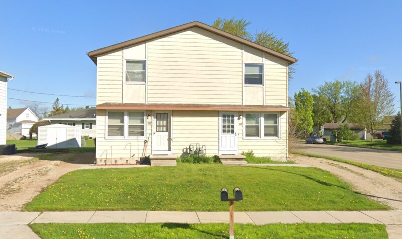 431-433 Michigan Ave in North Fond Du Lac, WI - Building Photo