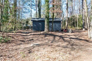 3285 Mar Lanta Dr in Marietta, GA - Building Photo