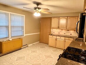 8541 W Bryn Mawr Ave in Chicago, IL - Building Photo - Building Photo