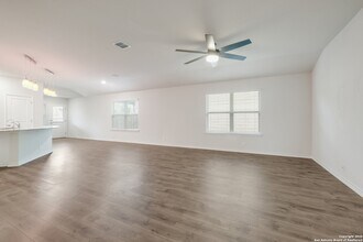 4848 Closed Grip Wy in San Antonio, TX - Building Photo - Building Photo