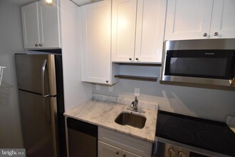 1809 Queens Ln-Unit -2-147 in Arlington, VA - Building Photo - Building Photo