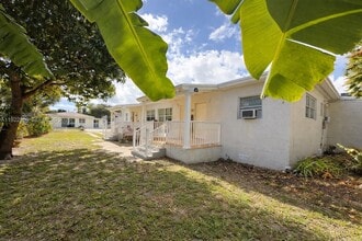 1525 NE 110th Terrace in Miami, FL - Building Photo - Building Photo