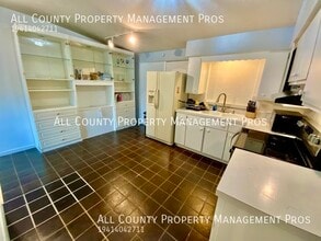 5672 Bronx Ave in Sarasota, FL - Building Photo - Building Photo