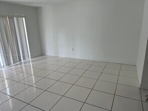 13700 SW 62nd St in Miami, FL - Building Photo - Building Photo