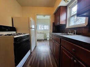 588 Sanford Ave in Akron, OH - Building Photo - Building Photo