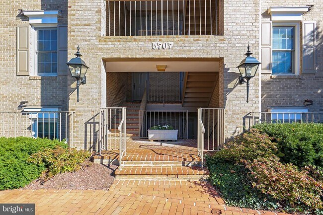 5707 Brewer House Cir-Unit -102 in Rockville, MD - Building Photo - Building Photo