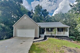 3013 Rockview Dr in Loganville, GA - Building Photo
