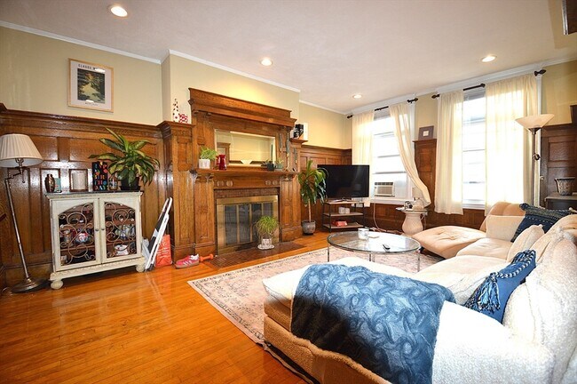 1793 Beacon St in Brookline, MA - Building Photo - Building Photo