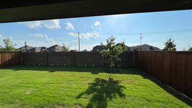 4305 Tartt Ave in Aubrey, TX - Building Photo - Building Photo