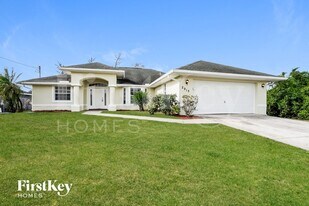 2915 12th St W in Lehigh Acres, FL - Building Photo