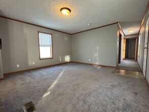 2021 Lark Ln NW in Stewartville, MN - Foto de edificio - Building Photo