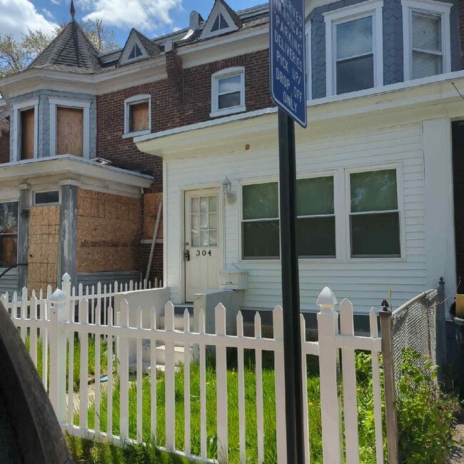 property at 304 E 23rd St