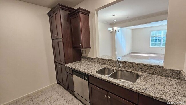 103 Canter Ct in Goshen, NY - Foto de edificio - Building Photo