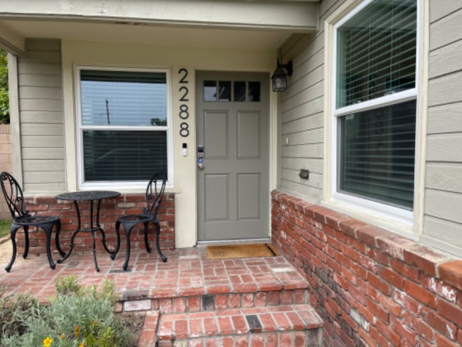 2288 Stearnlee Ave in Long Beach, CA - Building Photo - Building Photo