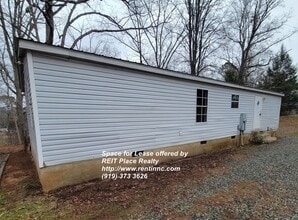 107 Dave McCracken Rd in Siler City, NC - Building Photo - Building Photo