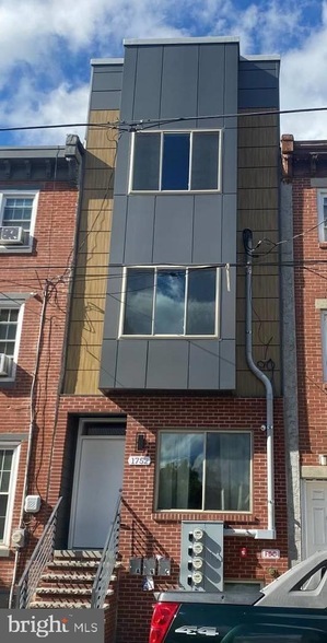 1752 N Marshall St, Unit 2 in Philadelphia, PA - Building Photo