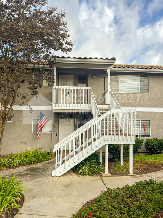 1330 Palomar Pl-Unit -7 in Vista, CA - Building Photo