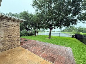 10330 Marble Crest Dr in Houston, TX - Building Photo - Building Photo