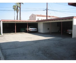 216-220 S Olive Ave in Alhambra, CA - Building Photo - Building Photo