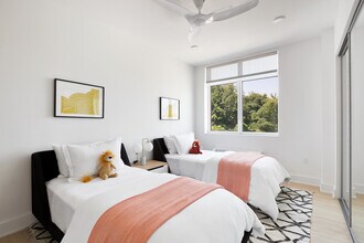 7605 River Rd in North Bergen, NJ - Foto de edificio - Building Photo