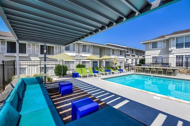 Highline Apartments in Santee, CA - Building Photo - Building Photo