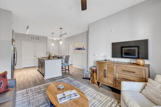 Artessa Apartments in Franklin, TN - Foto de edificio - Building Photo