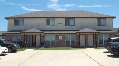 4302 Sylvia Dr in Killeen, TX - Foto de edificio - Building Photo