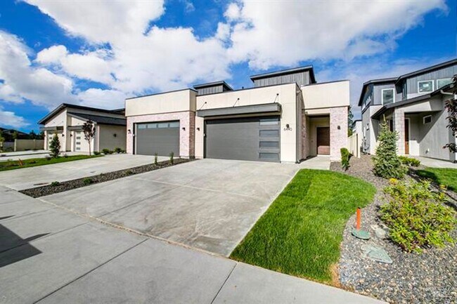 6440 S Astoria Ave in Meridian, ID - Building Photo - Building Photo