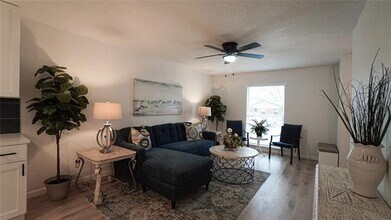 6408 Locust St in Rowlett, TX - Building Photo - Building Photo