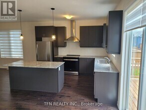 3213 Mosley St in Wasaga Beach, ON - Building Photo - Building Photo