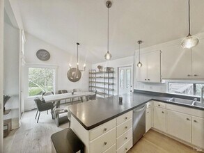 620 Amaranth Blvd, Unit 5 in Mill Valley, CA - Building Photo - Building Photo