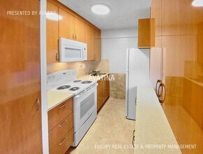 837 Kapahulu Ave in Honolulu, HI - Building Photo - Building Photo