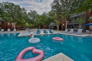 The Quarry Alamo Heights Apartments